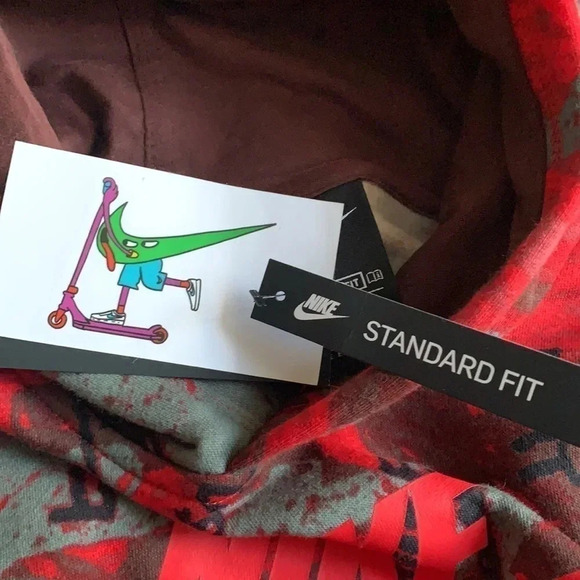 Nike Red Camouflage Hoodie Size Large New - Picture 7 of 9